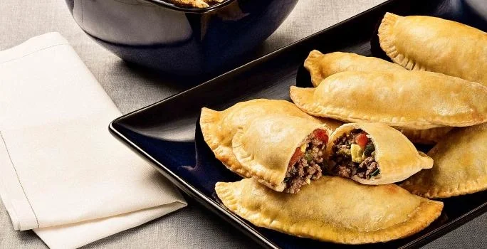 Pastel de Forno: Uma Delícia Brasileira em Versão Prática