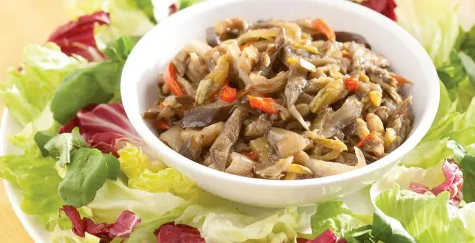 Salada com Antepasto de Abobrinha e Berinjela: Uma Delícia Refrescante