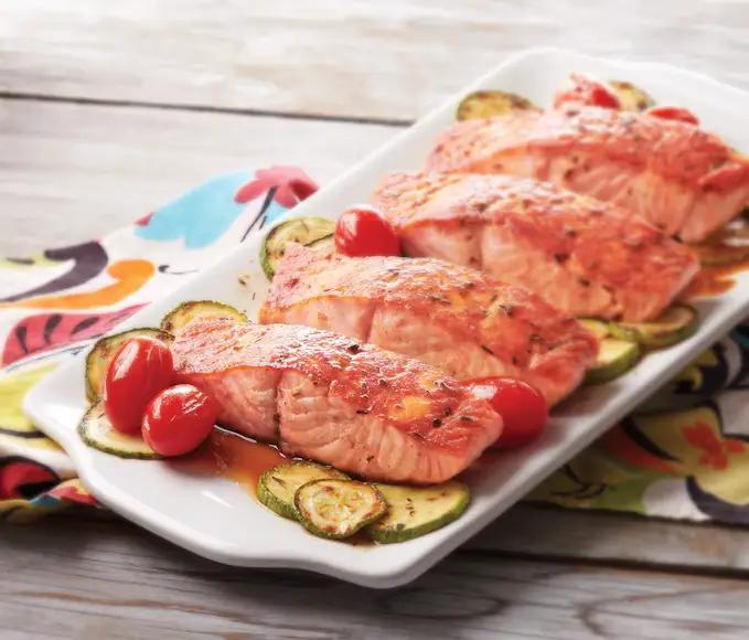 Salmão com Abobrinha e Tomates Cereja: Uma Refeição Deliciosa e Saudável